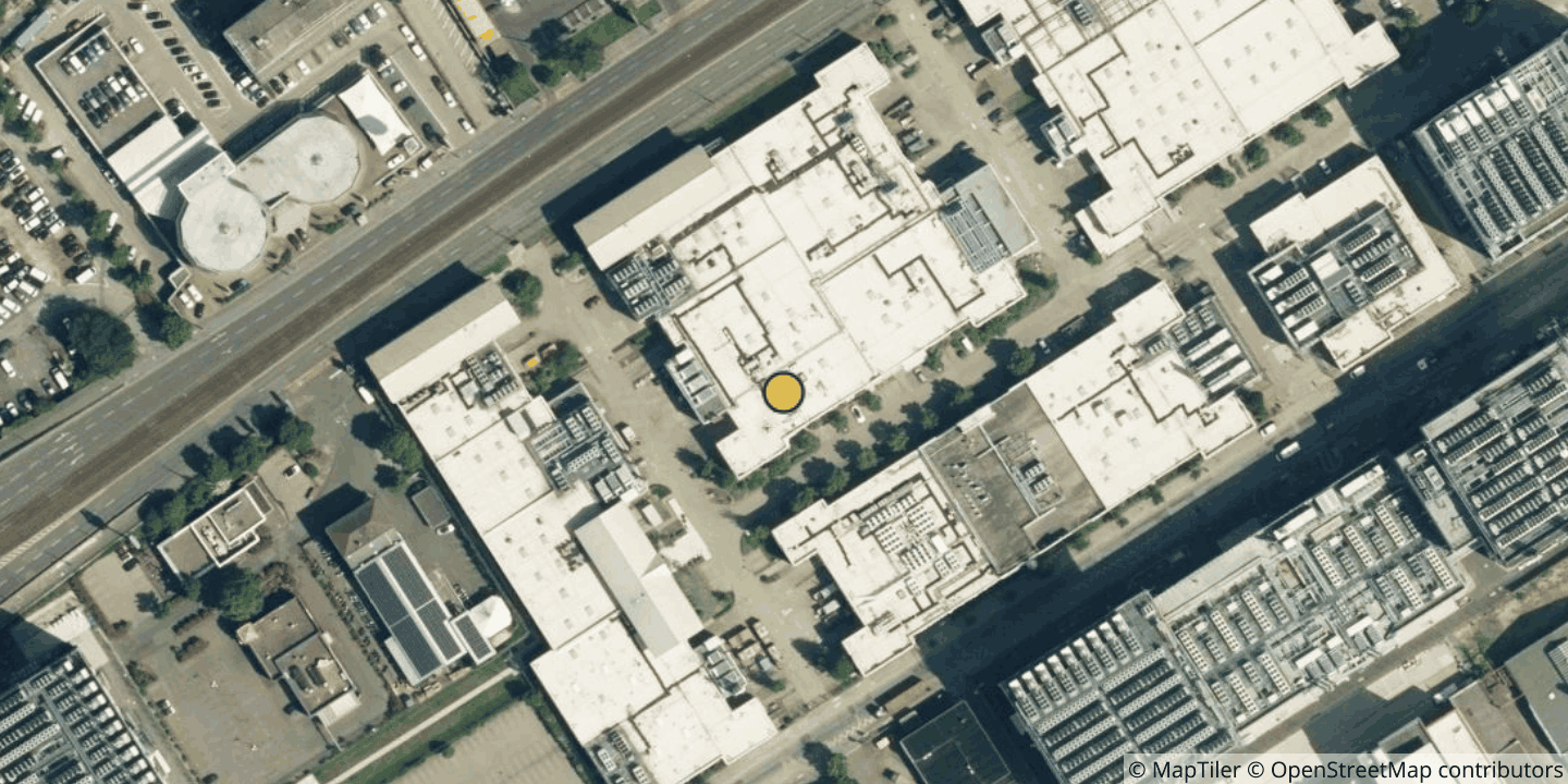 Aerial view of Hanauer Landstrasse 302 (FRA1)